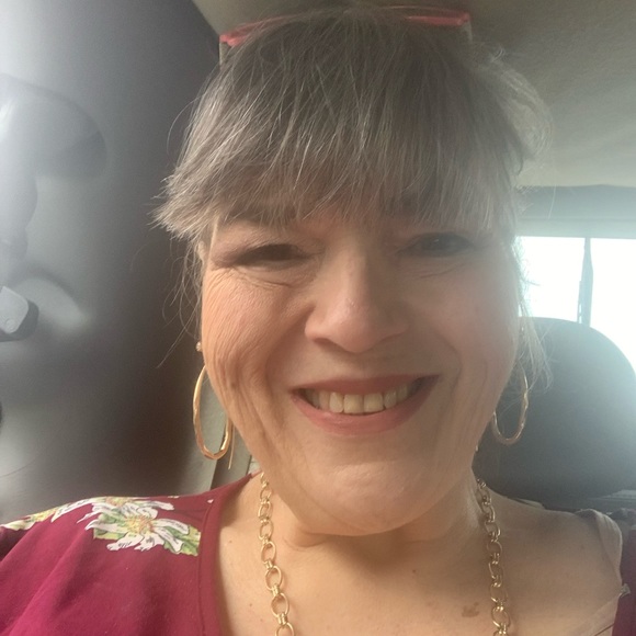 Meet your Posher, Deborah - Picture 4 of 6